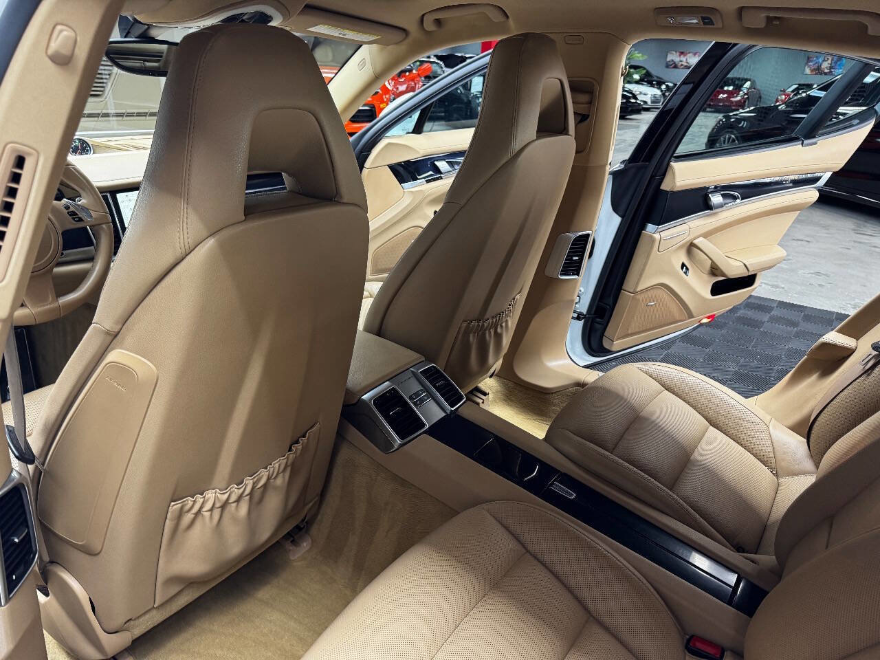 Used 2015 Porsche Panamera 4 image 41