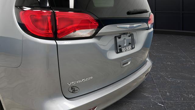 Used 2020 Chrysler Voyager L FWD image 36