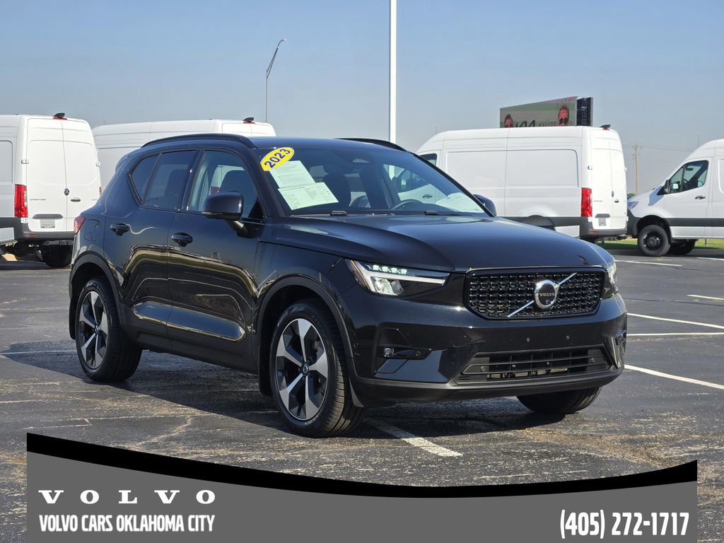 Certified 2023 Volvo XC40 B5 Plus w/ Driver Assist Package AWD/4WD image 2