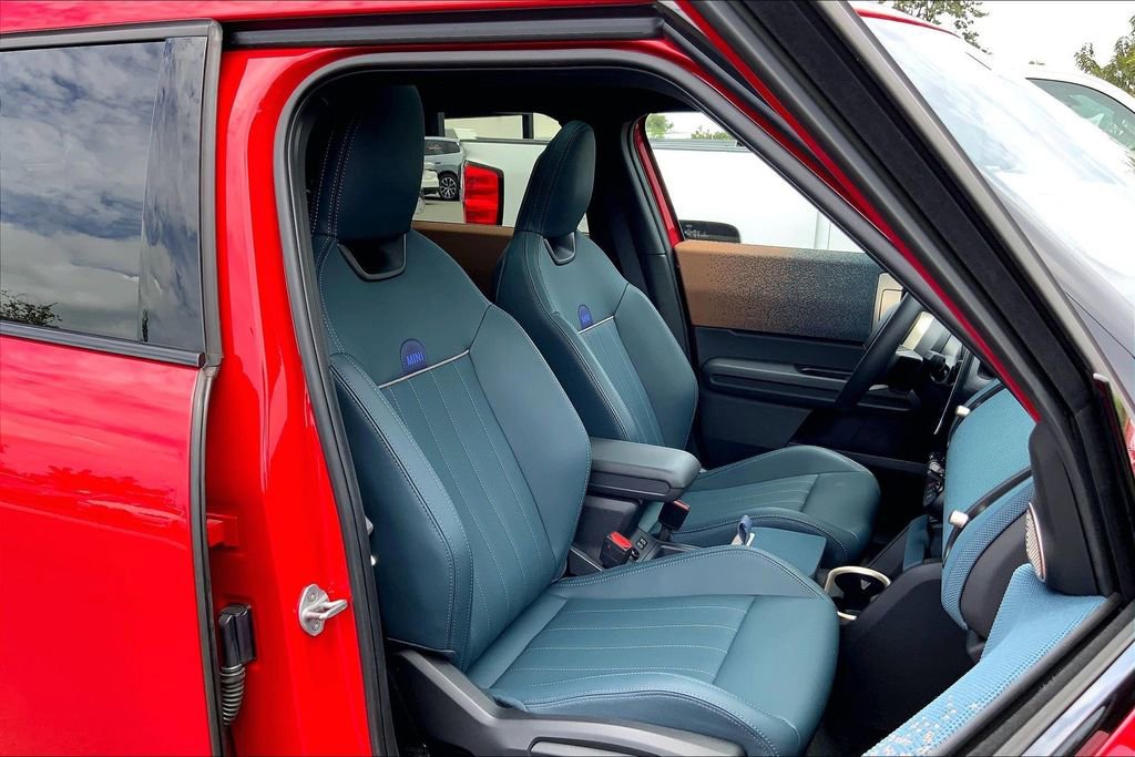 Certified 2025 MINI Cooper Countryman S w/ Comfort Package Max image 8