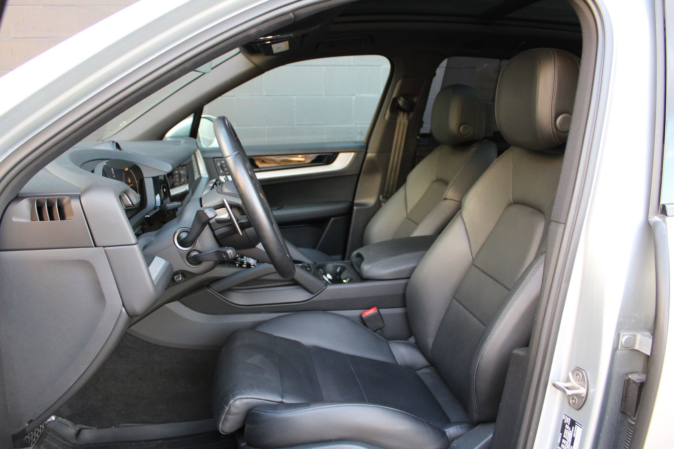 Certified 2024 Porsche Cayenne image 5