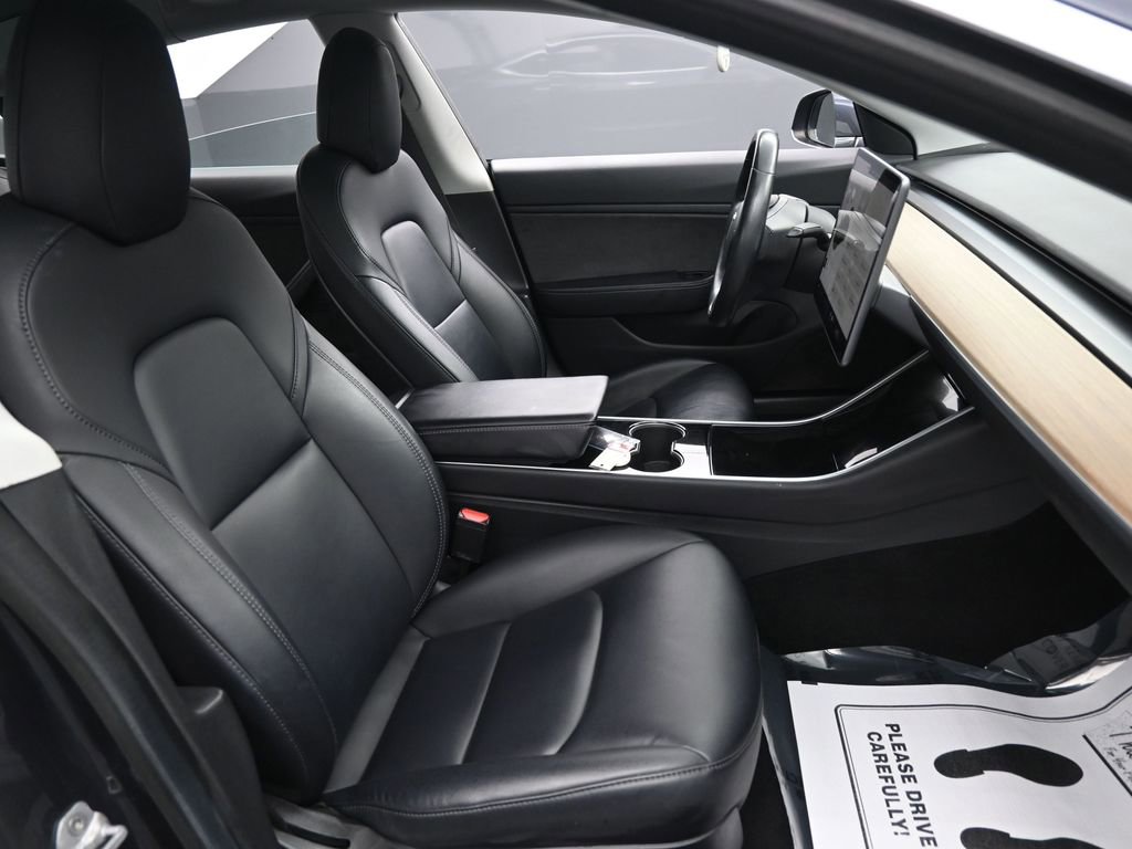 Used 2018 Tesla Model 3 Long Range image 32