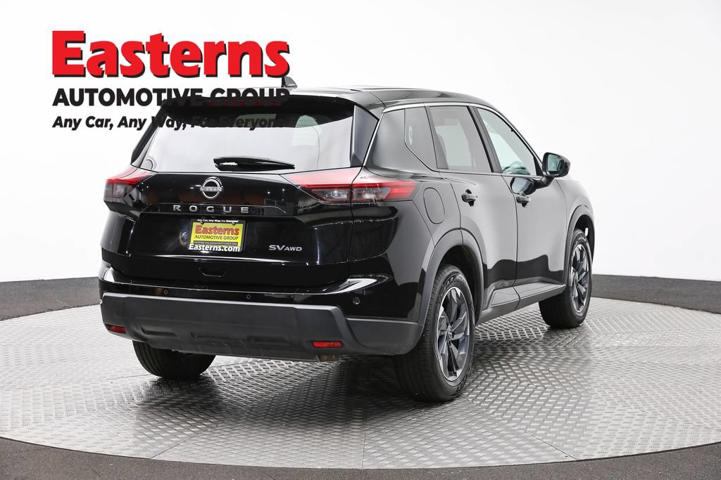 Used 2024 Nissan Rogue SV AWD/4WD image 5