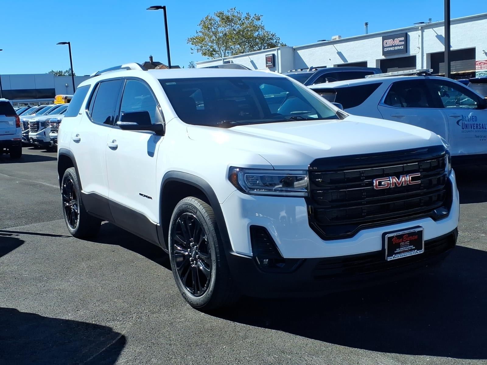 Used 2023 GMC Acadia SLT w/ Elevation Edition AWD/4WD image 3
