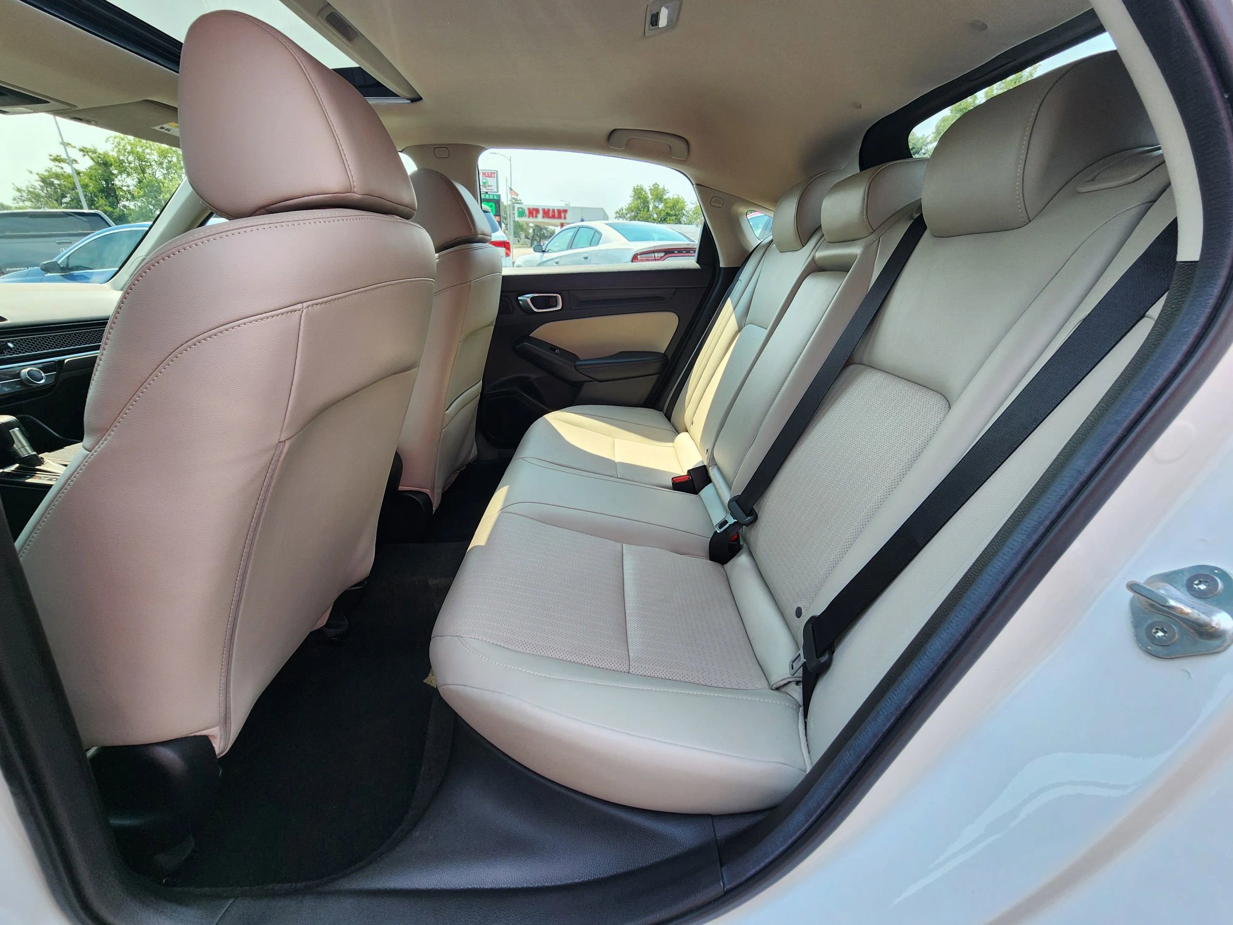 Used 2024 Honda Civic EX-L image 17