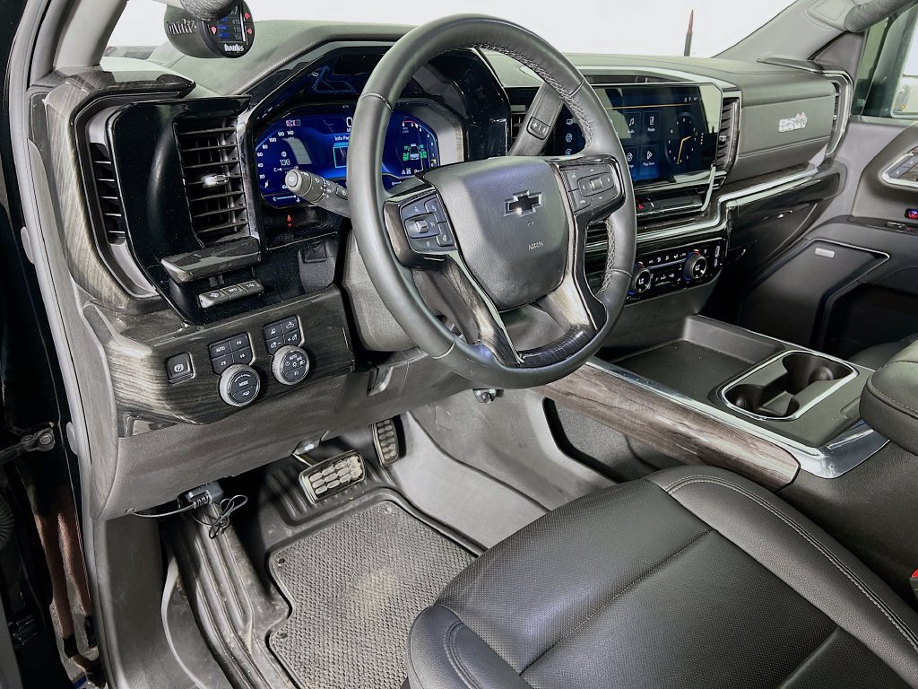 Used 2024 Chevrolet Silverado 3500 LTZ w/ LTZ Plus Package AWD/4WD image 9