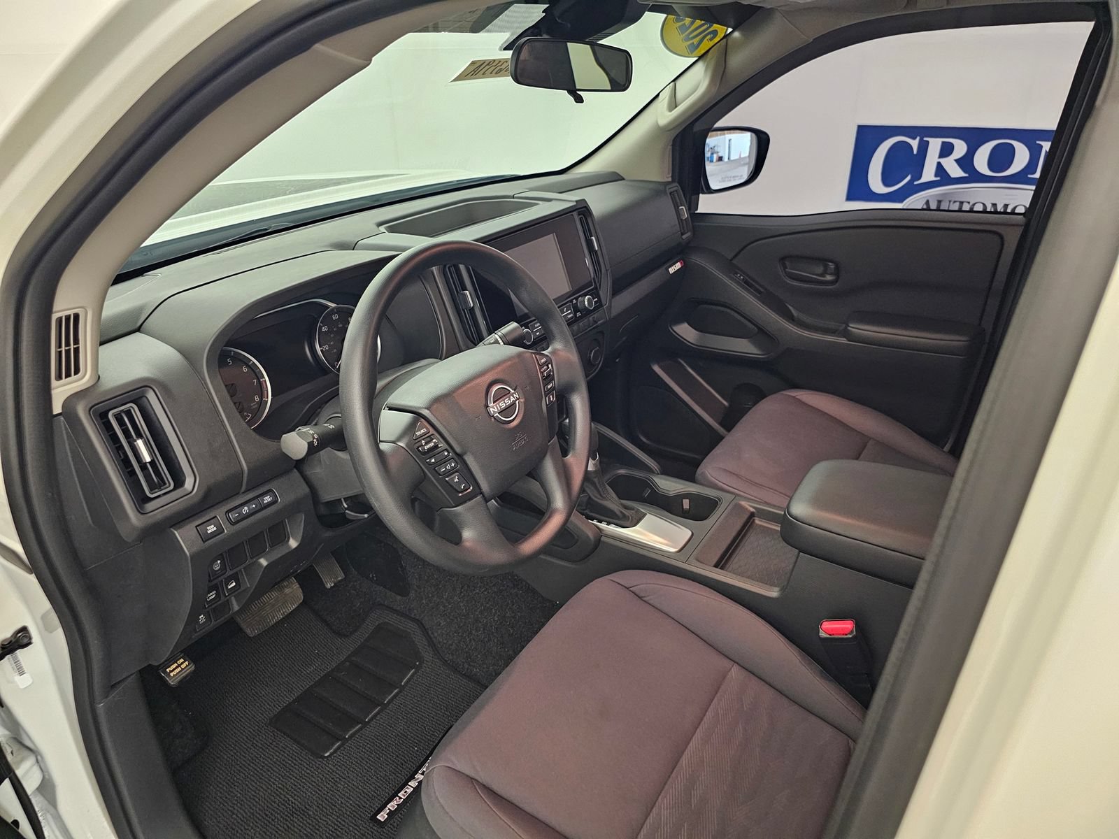 Used 2025 Nissan Frontier S AWD/4WD image 3