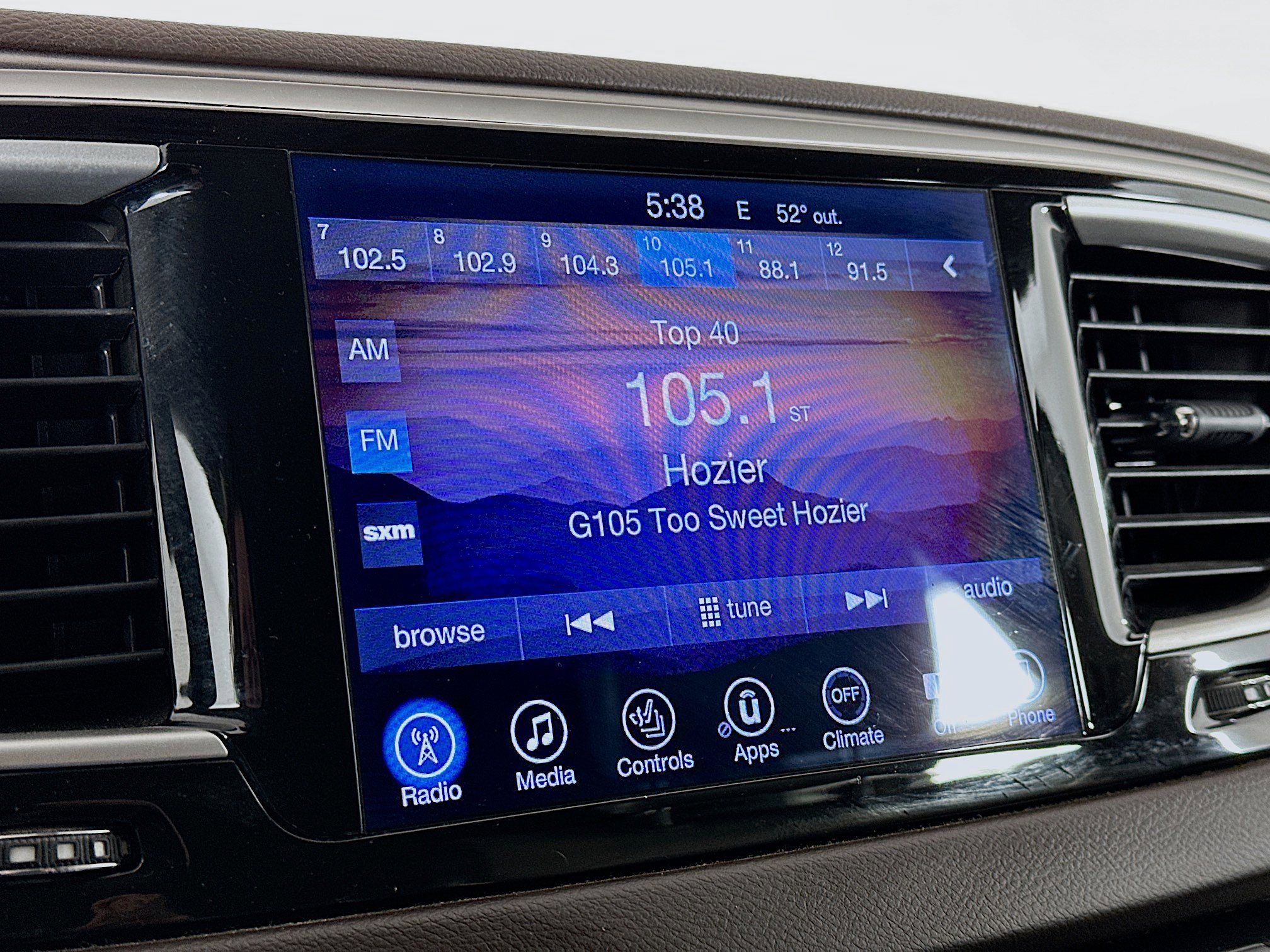 Used 2017 Chrysler Pacifica Touring-L w/ Tire & Wheel Group image 21