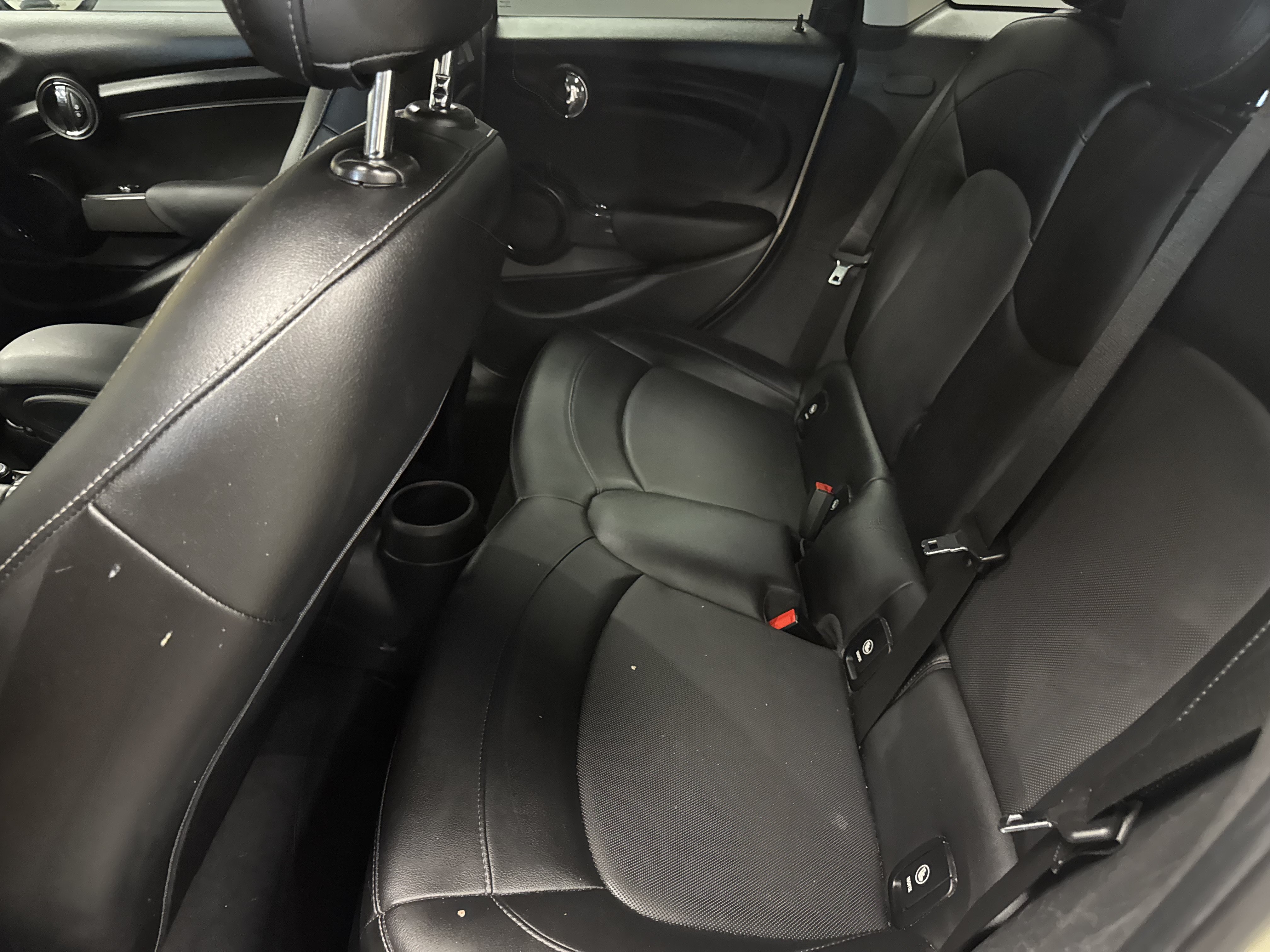 Used 2018 MINI Cooper 4-Door Hardtop FWD image 13