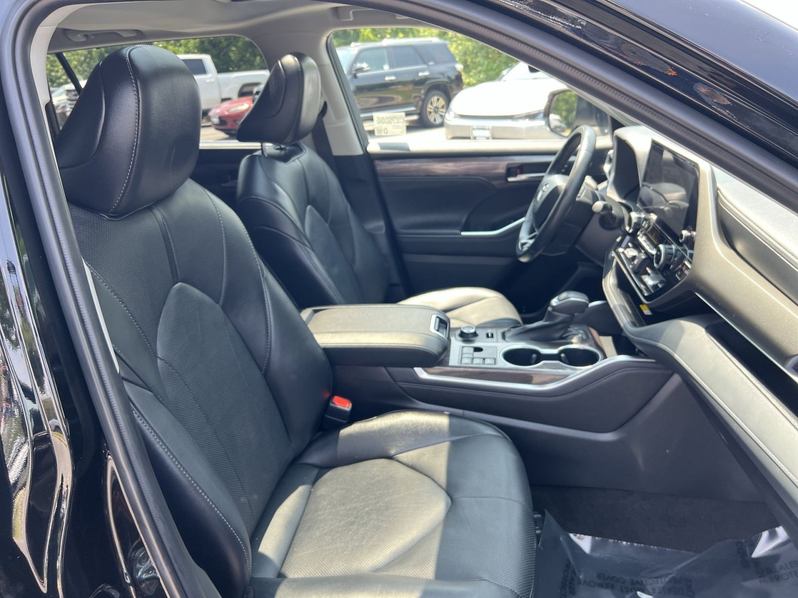 Used 2023 Toyota Highlander Limited AWD/4WD image 25