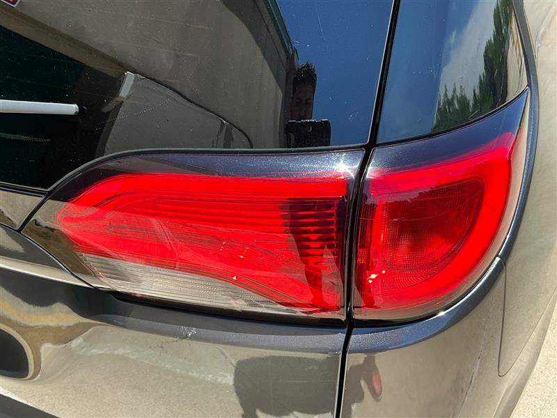 Used 2018 Chrysler Pacifica Touring-L FWD image 21