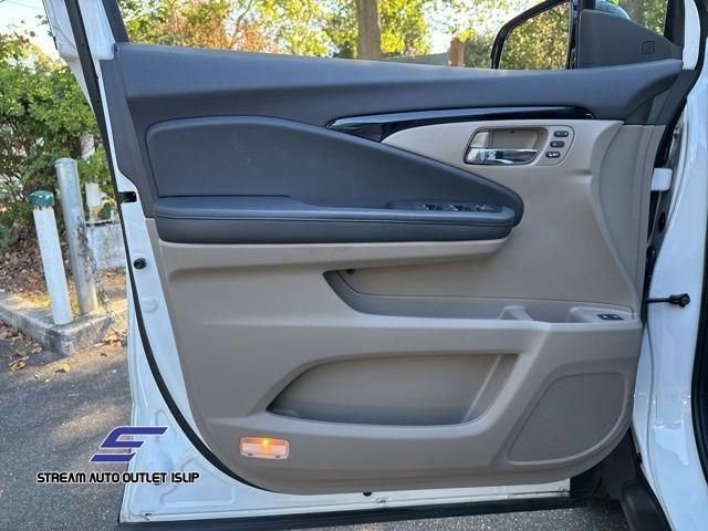 Used 2022 Honda Pilot Touring image 31
