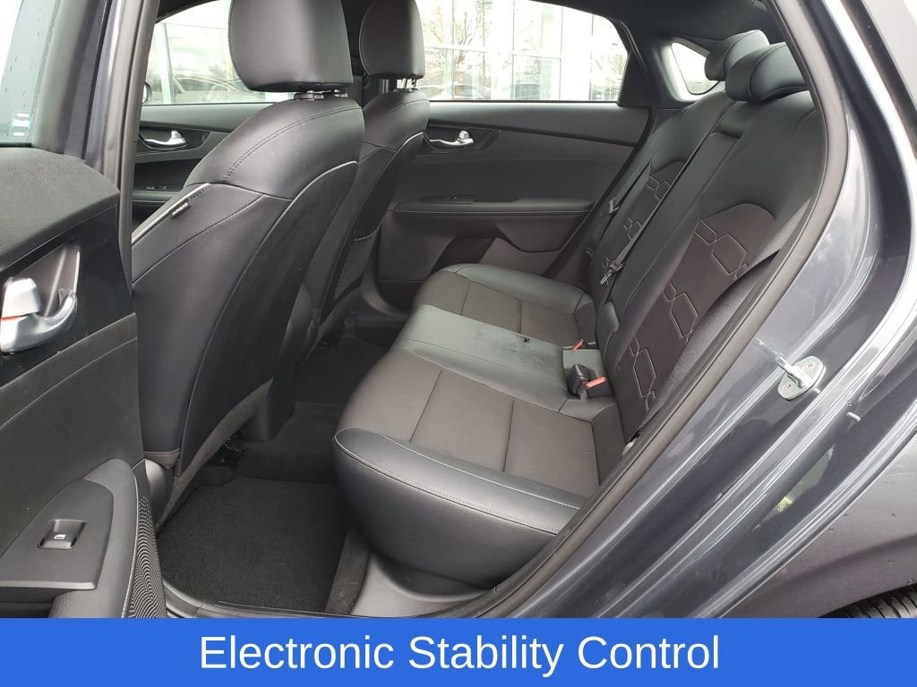 Used 2023 Kia Forte GT-Line image 27