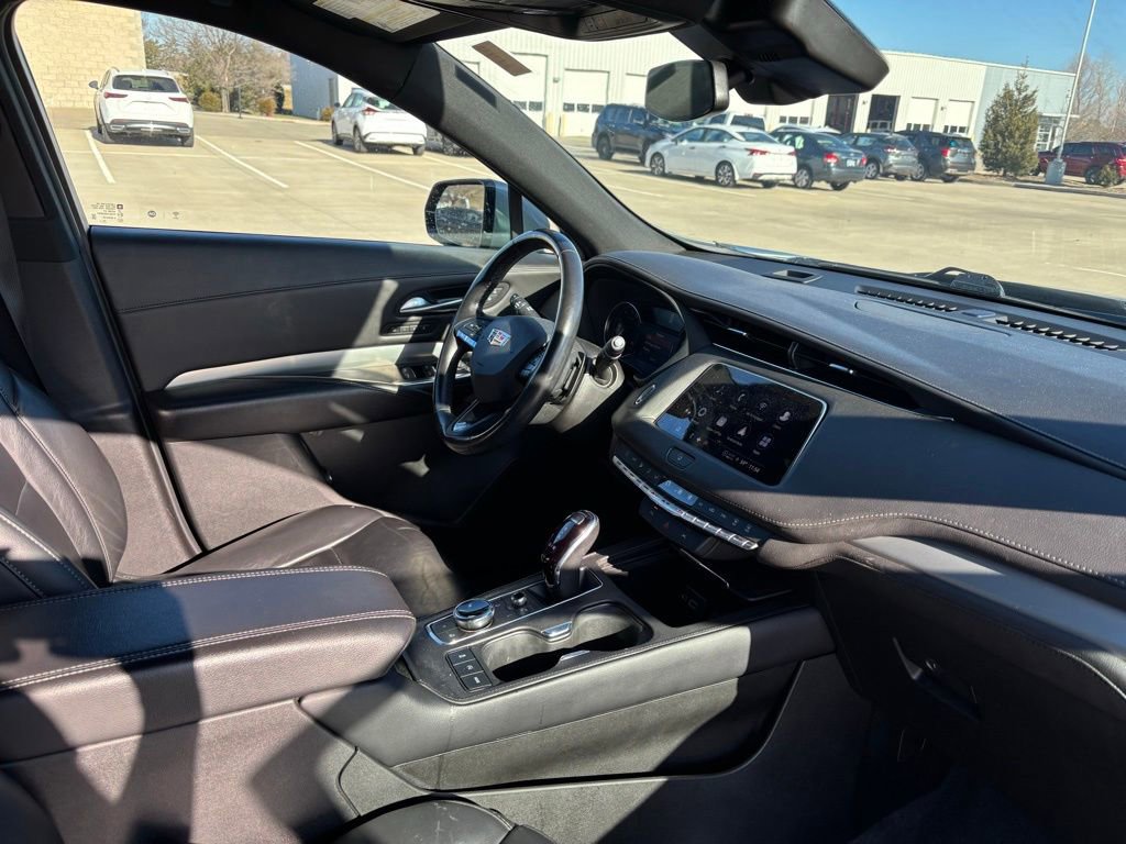 Used 2023 Cadillac XT4 Premium Luxury image 18