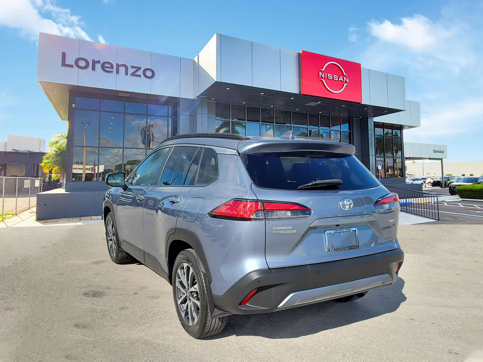 Used 2023 Toyota Corolla Cross XLE image 6