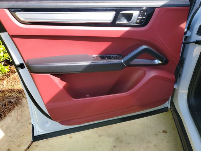 Used 2021 Porsche Cayenne Turbo image 18