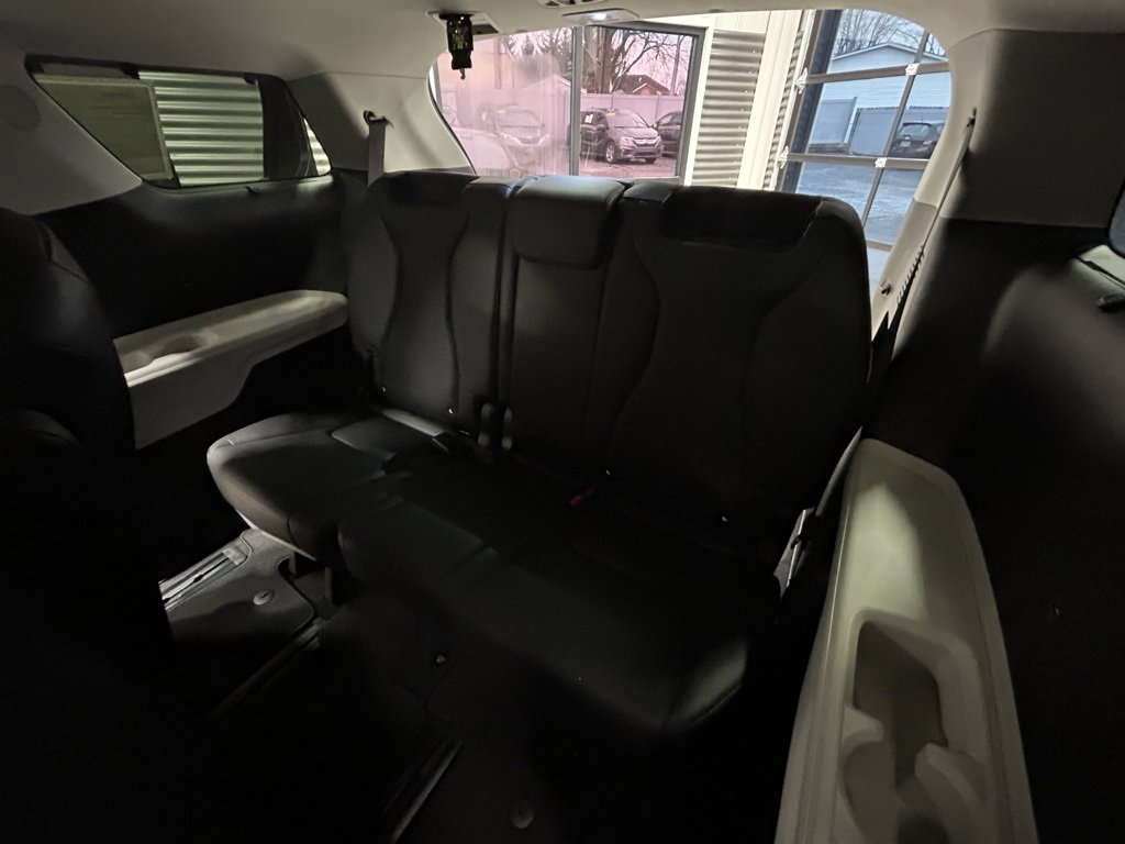 Used 2022 Kia Carnival SX Prestige image 8