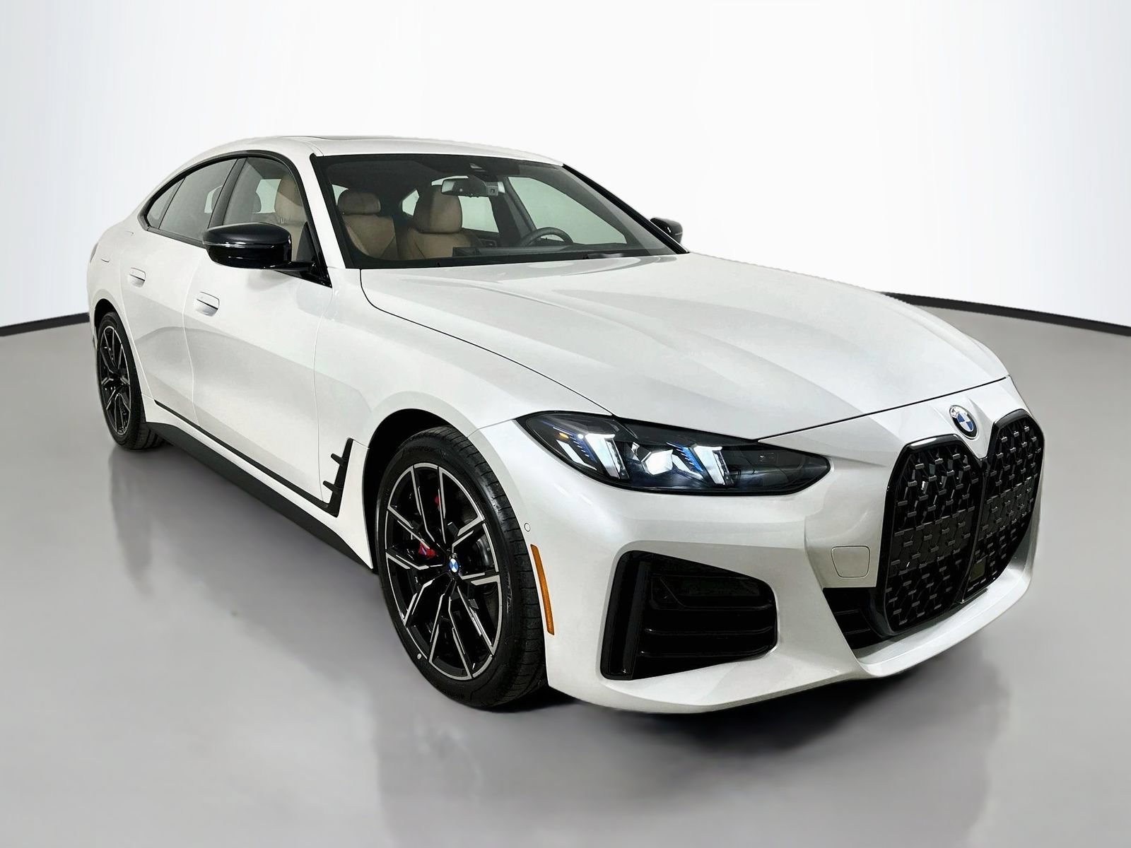 New 2026 BMW 430i xDrive w/ M Sport Package AWD/4WD image 3