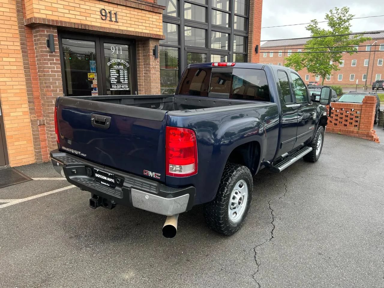 Used 2011 GMC Sierra 2500 SLT AWD/4WD image 10