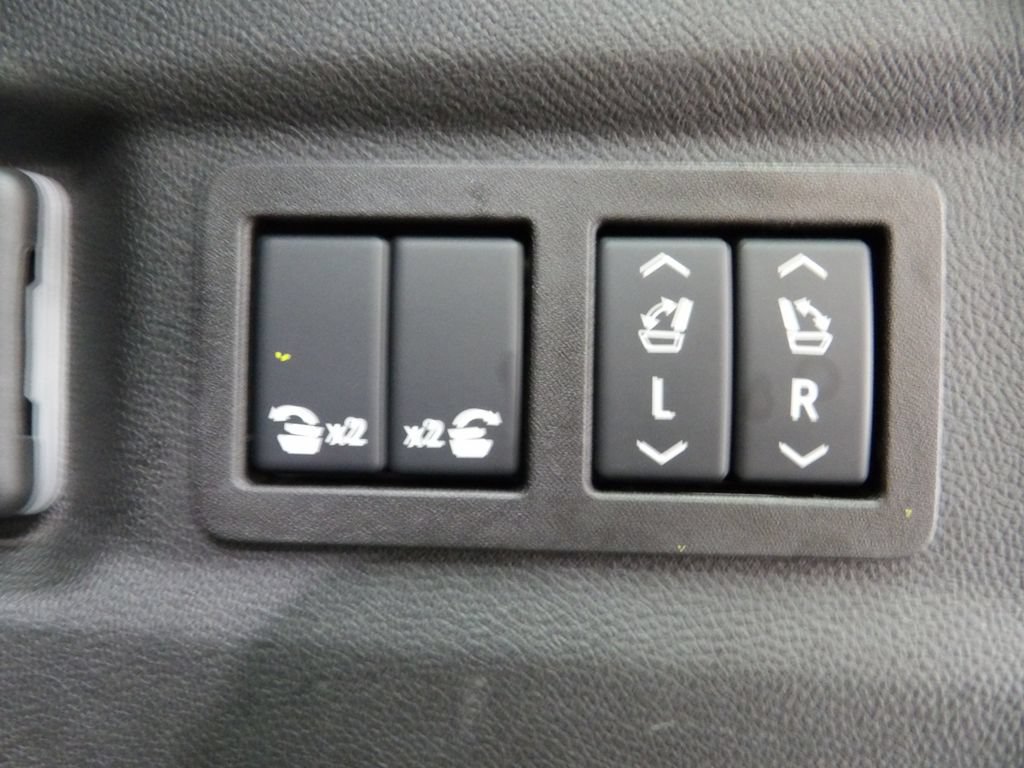 Used 2026 Chevrolet Suburban RST w/ Comfort Package AWD/4WD image 45