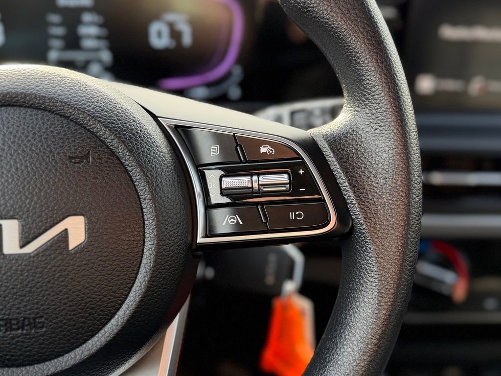 Used 2025 Kia Seltos LX image 12