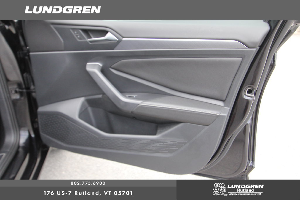 Used 2024 Volkswagen Jetta SE FWD image 10