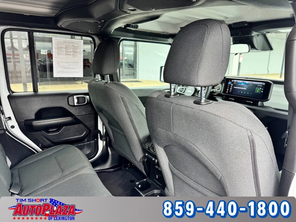 Used 2026 Jeep Wrangler Unlimited Sahara AWD/4WD image 37