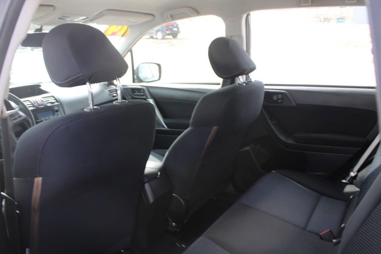 Used 2014 Subaru Forester 2.5i image 17