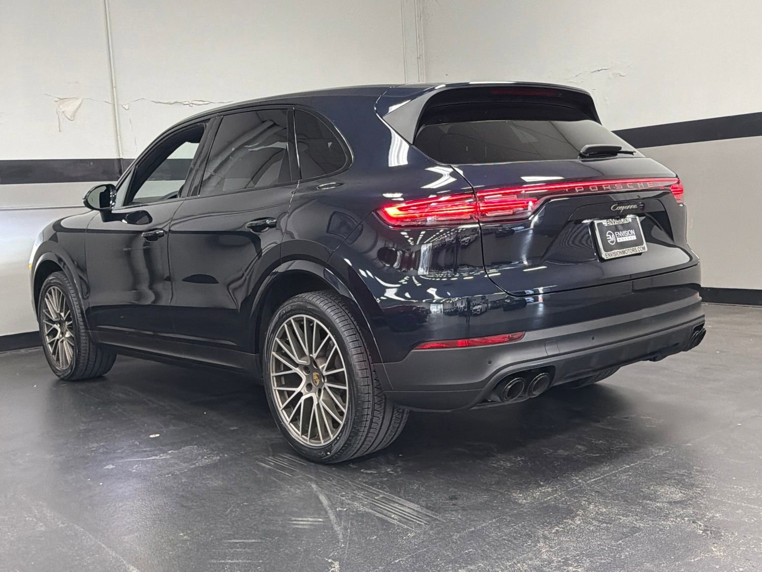 Used 2023 Porsche Cayenne AWD/4WD image 10