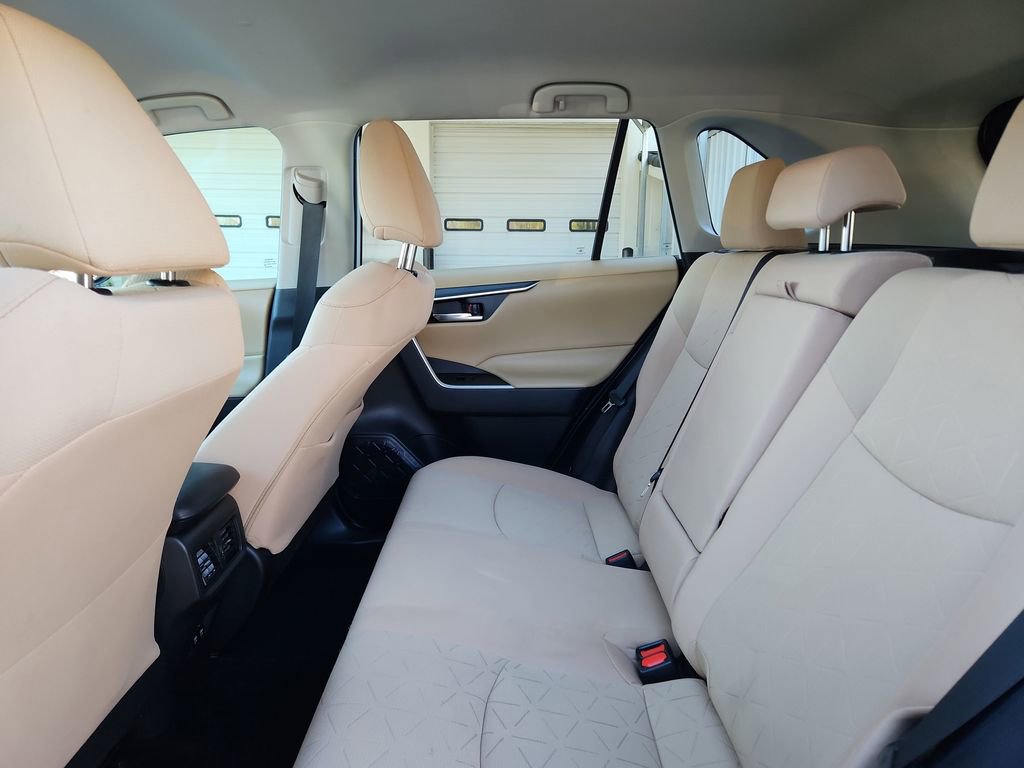 Used 2020 Toyota RAV4 XLE image 26
