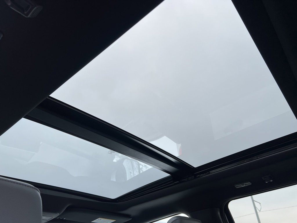 Certified 2025 Ford F150 Lightning Lariat image 31