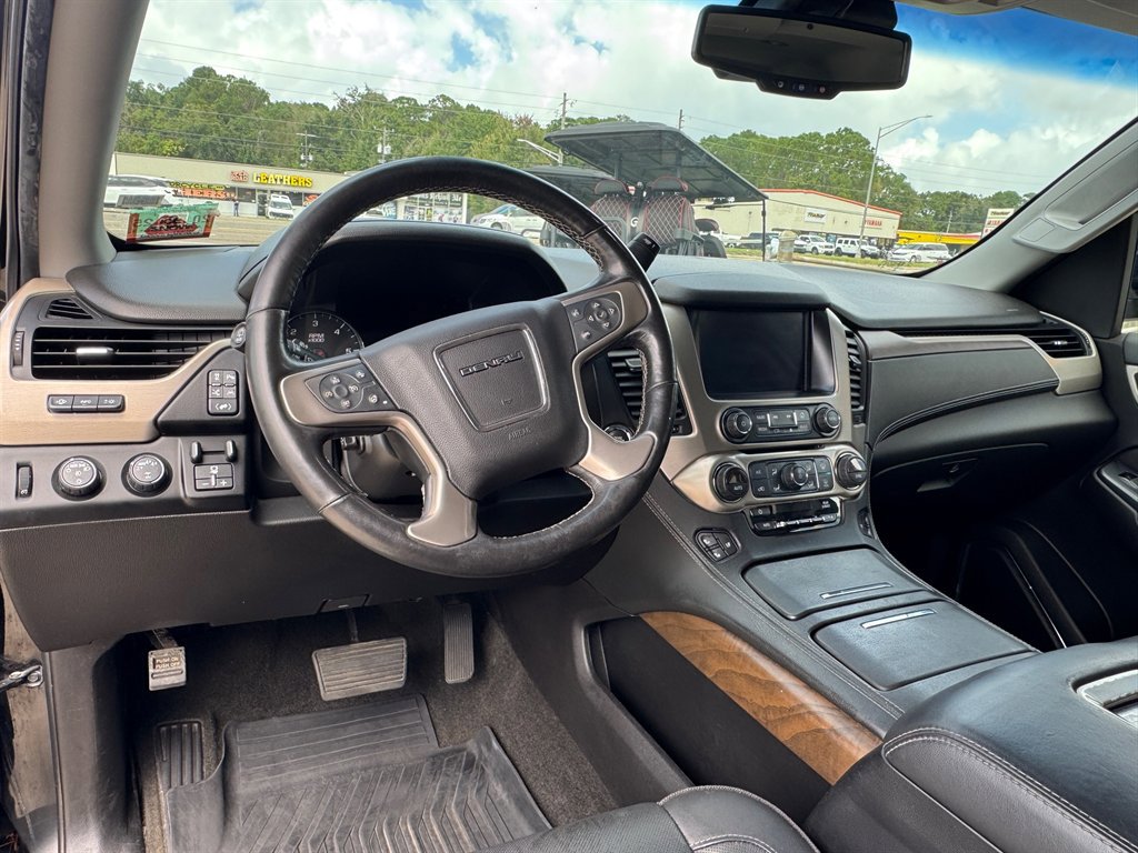 Used 2018 GMC Yukon XL Denali w/ Denali Ultimate Package image 11