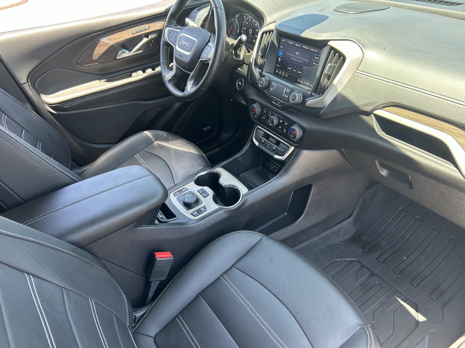Certified 2024 GMC Terrain Denali w/ Denali Premium Package AWD/4WD image 13