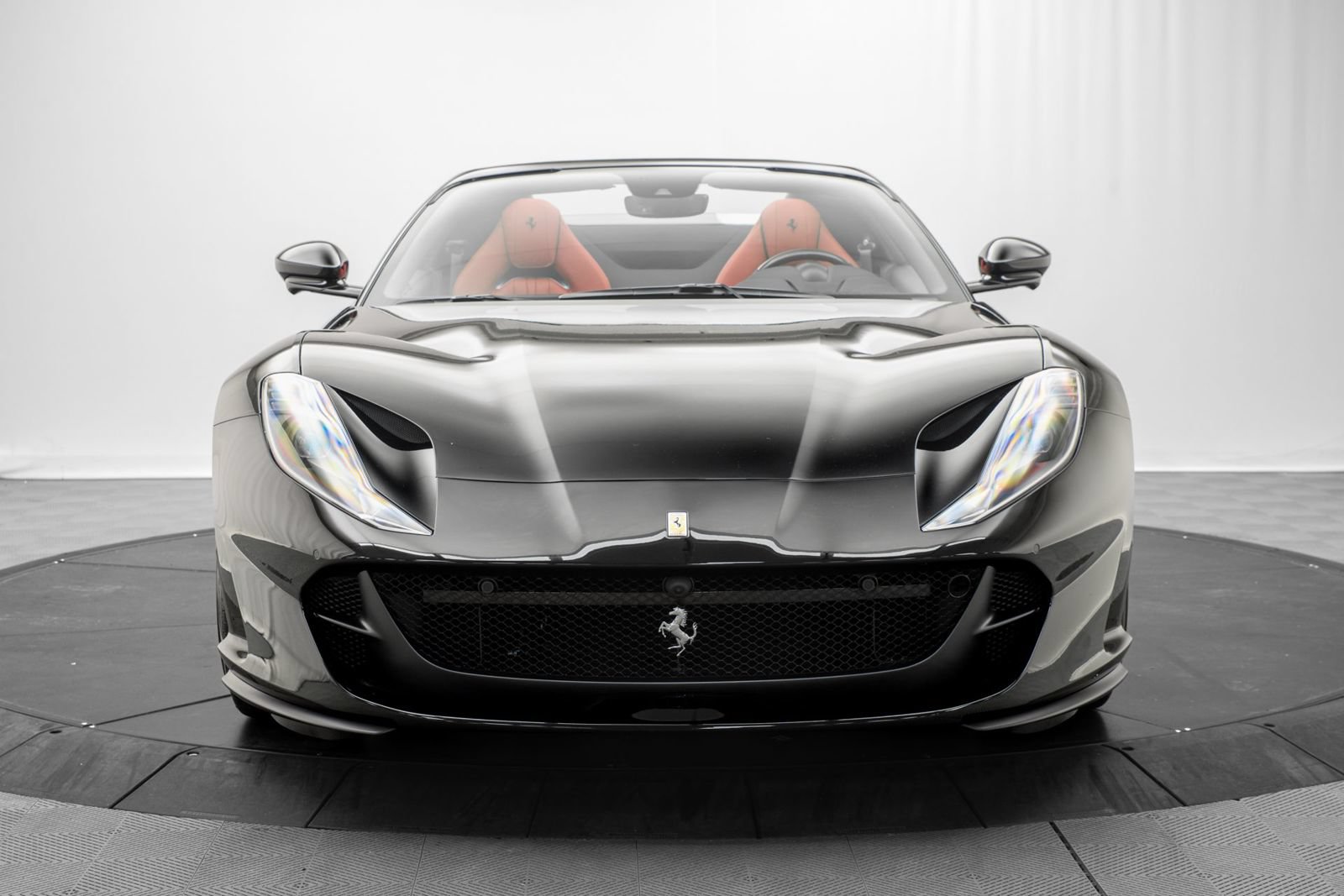Used 2022 Ferrari 812 GTS RWD image 2