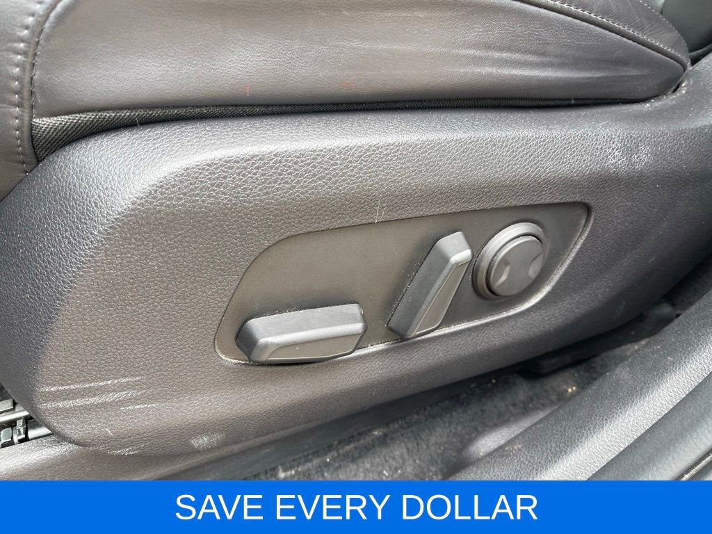 Used 2023 Kia Carnival LX FWD image 21