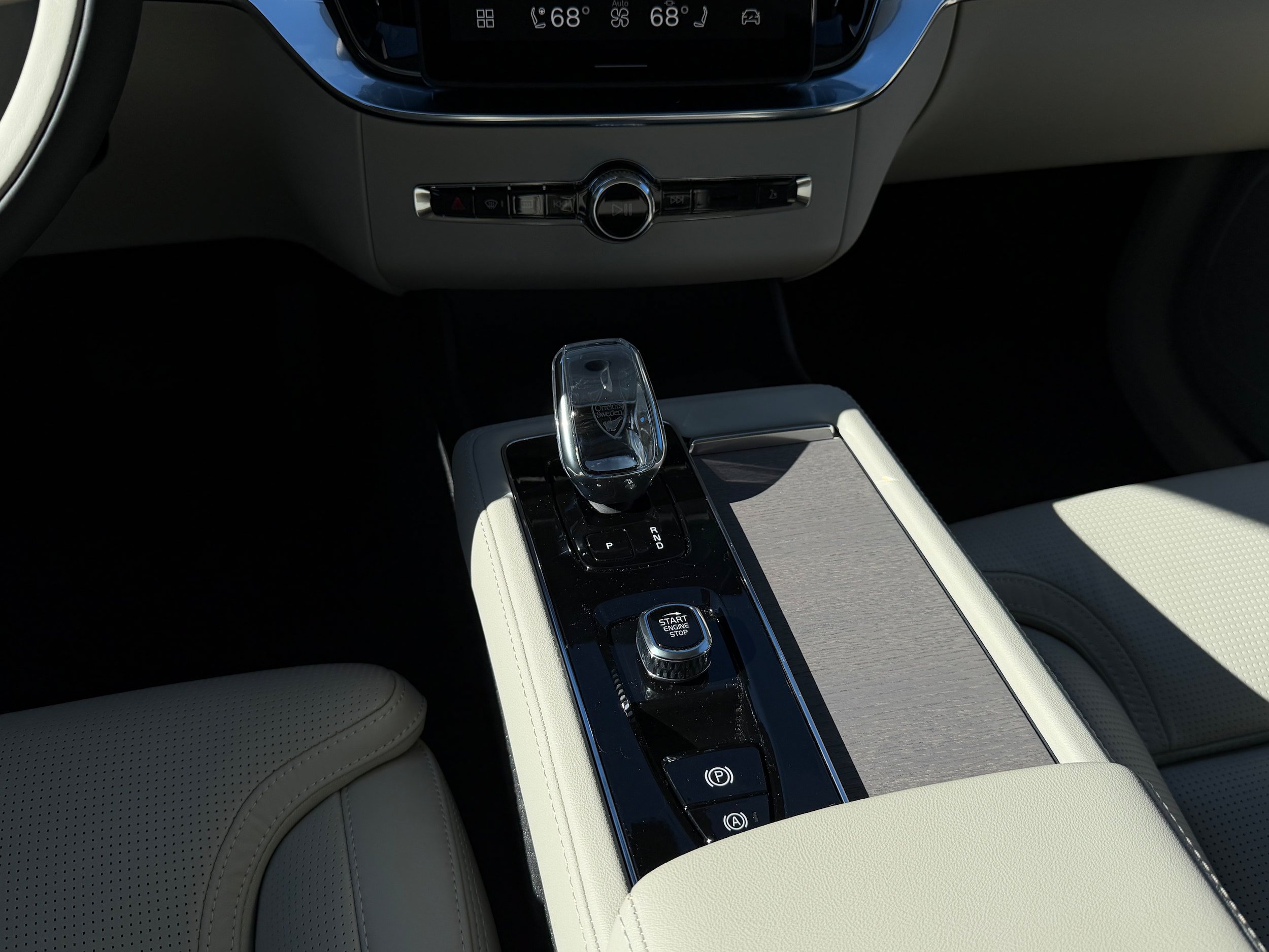 New 2026 Volvo XC90 B6 Ultra w/ Protection Package AWD/4WD image 14