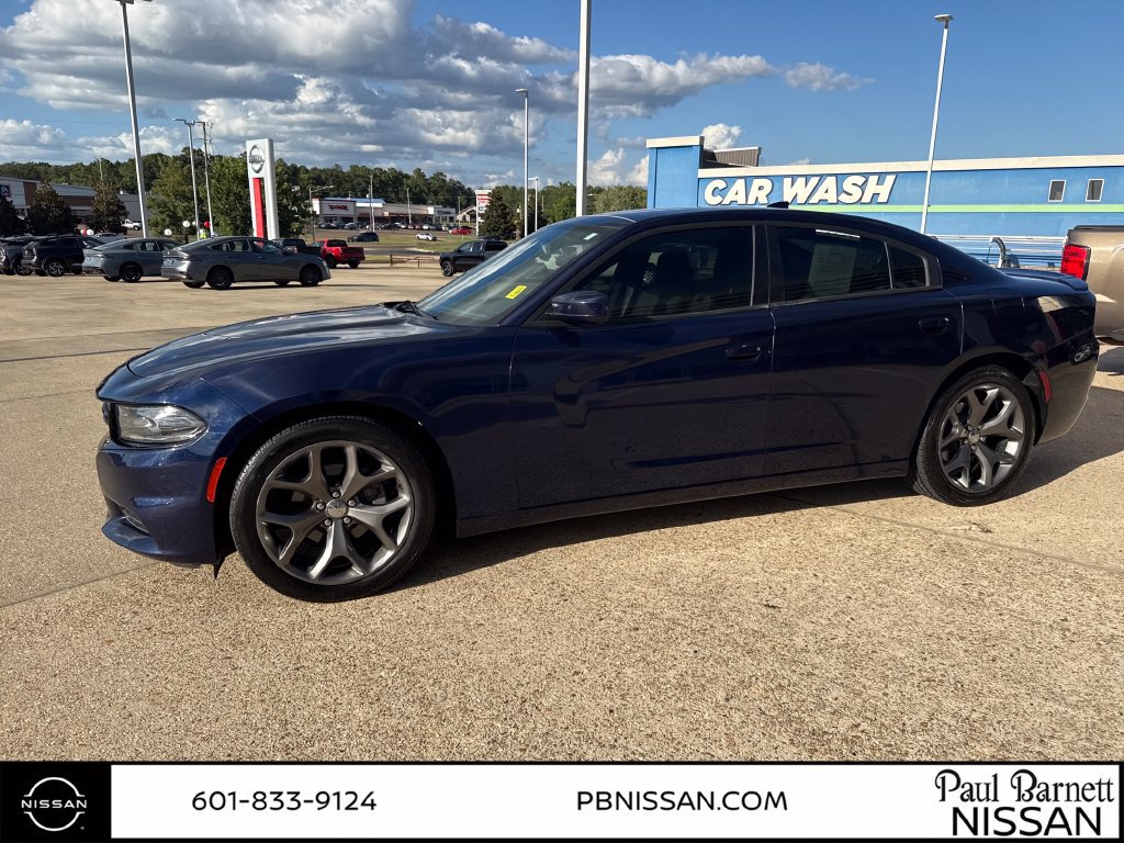 Used 2016 Dodge Charger SXT w/ Rallye Group RWD image 4