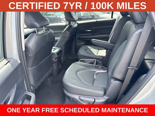 Used 2025 Toyota Grand Highlander AWD image 13