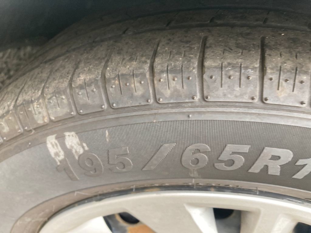 Used 2018 Hyundai Elantra SE image 32