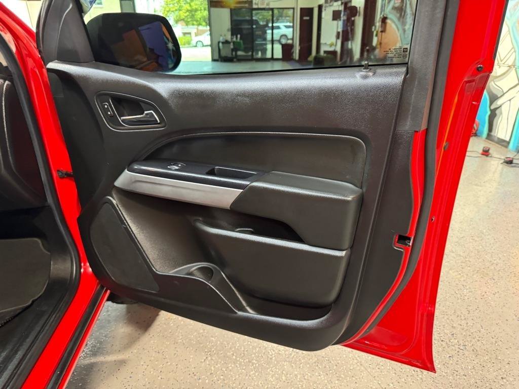 Used 2017 Chevrolet Colorado LT w/ LT Convenience Package AWD/4WD image 17