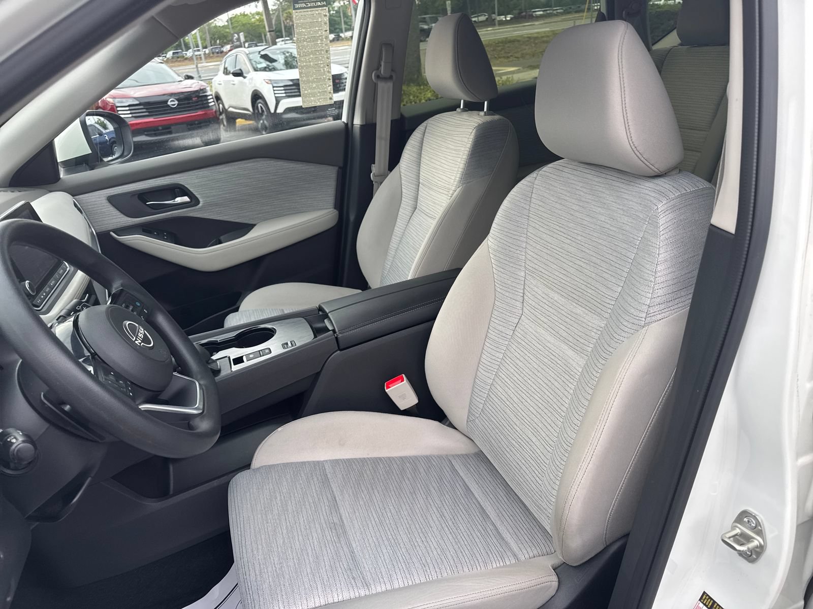 Used 2023 Nissan Rogue SV FWD image 23