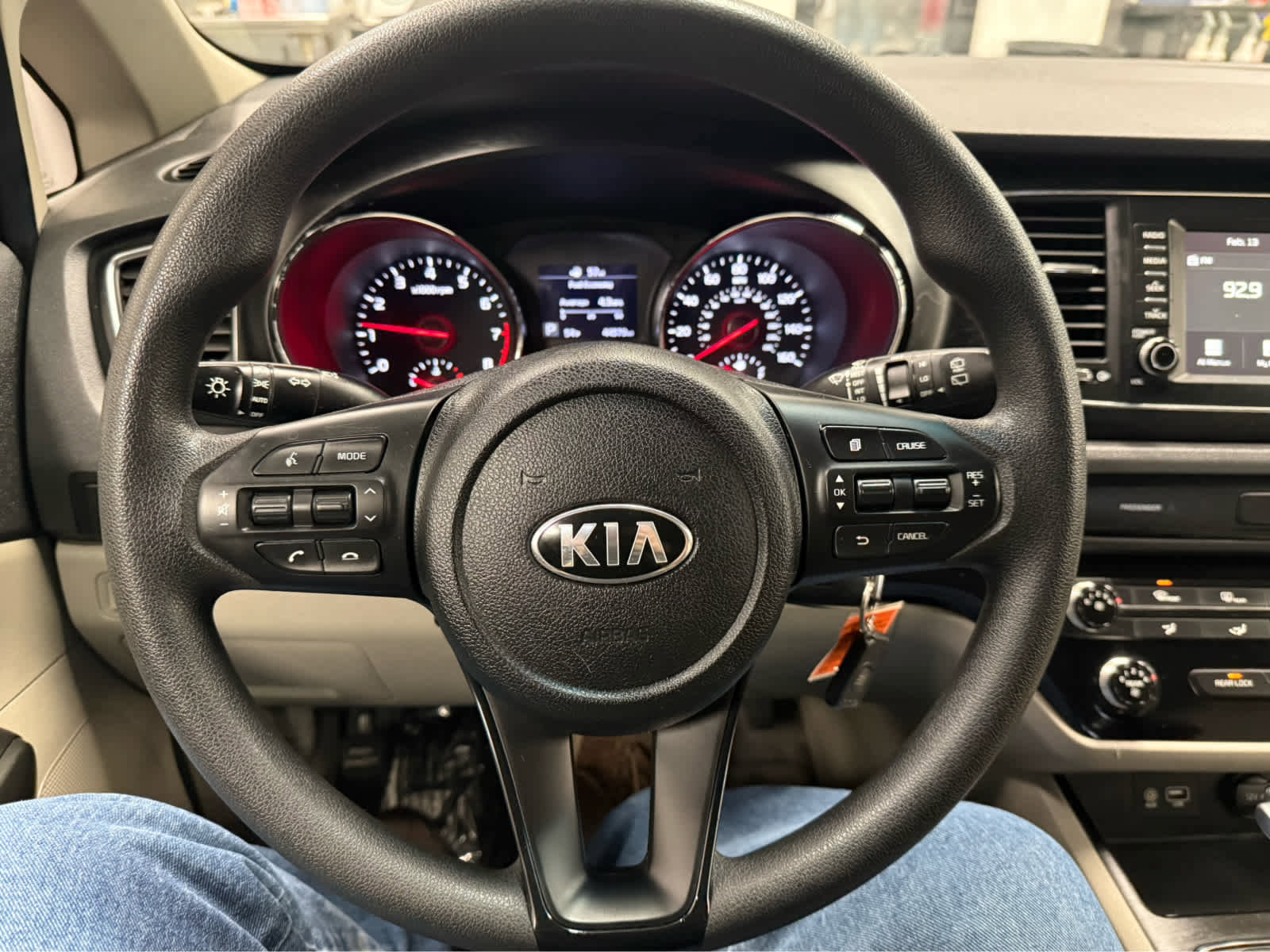 Used 2021 Kia Sedona LX image 26