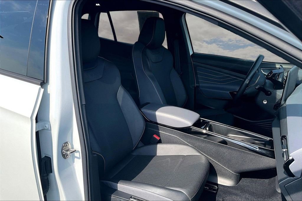 Used 2023 Volkswagen ID.4 Pro S image 29