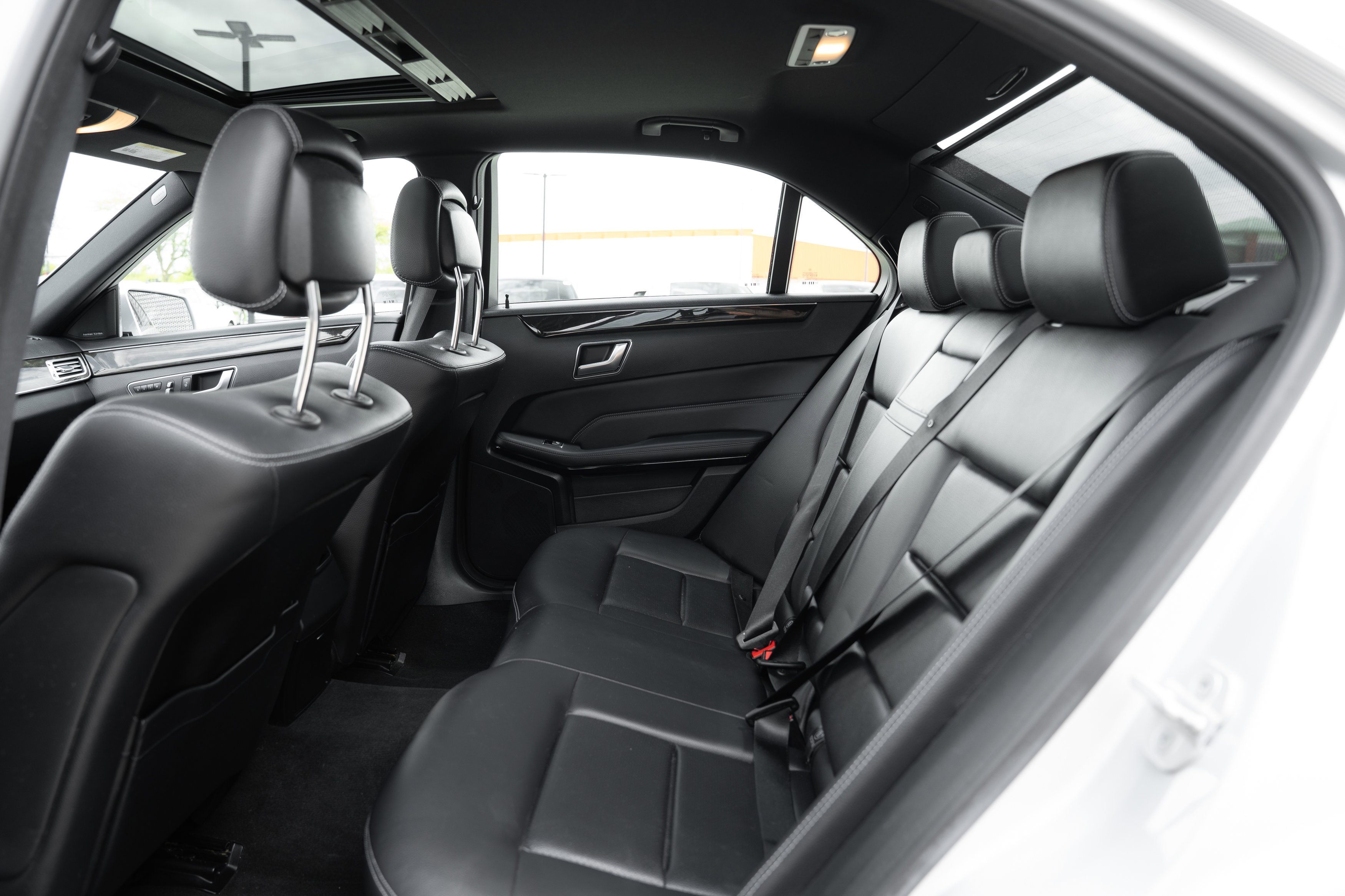 Used 2014 Mercedes-Benz E 350 4MATIC Sedan image 24