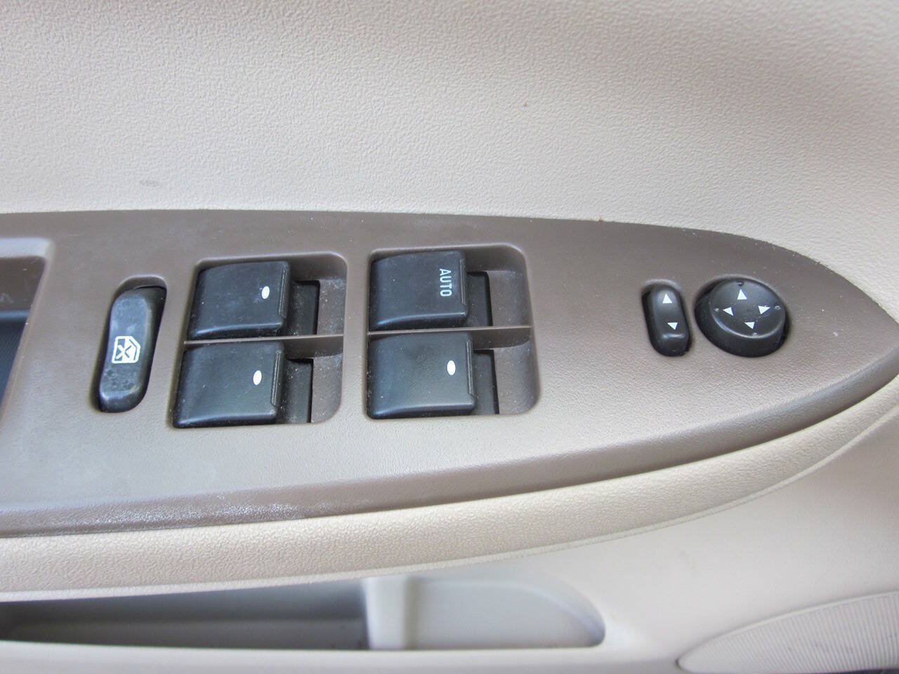 Used 2006 Chevrolet Impala LT w/ Preferred Equipment Group FWD image 26