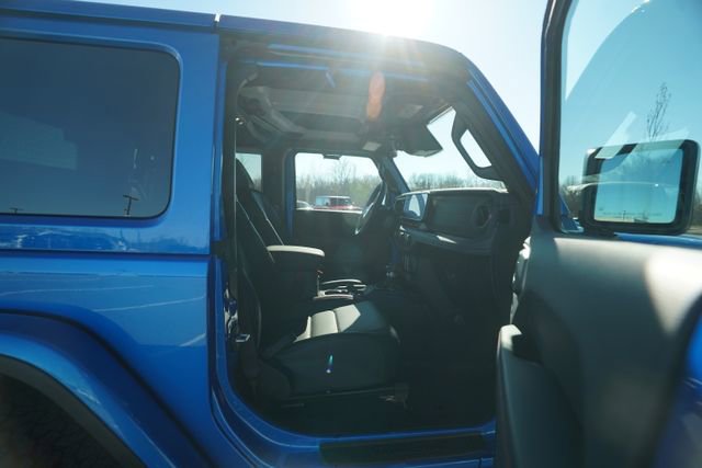 Used 2025 Jeep Wrangler Rubicon image 16
