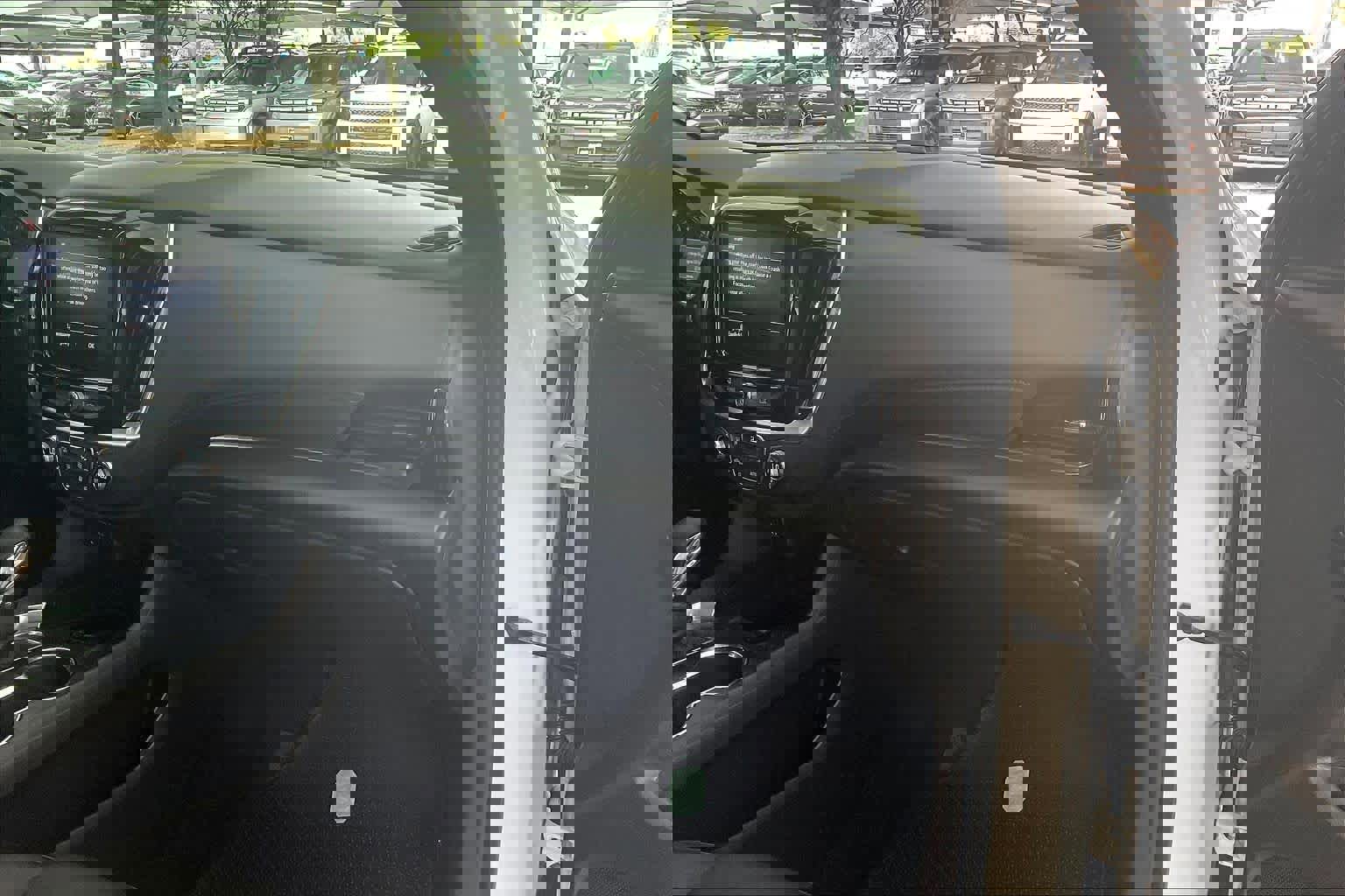 Used 2023 Chevrolet Traverse RS image 19