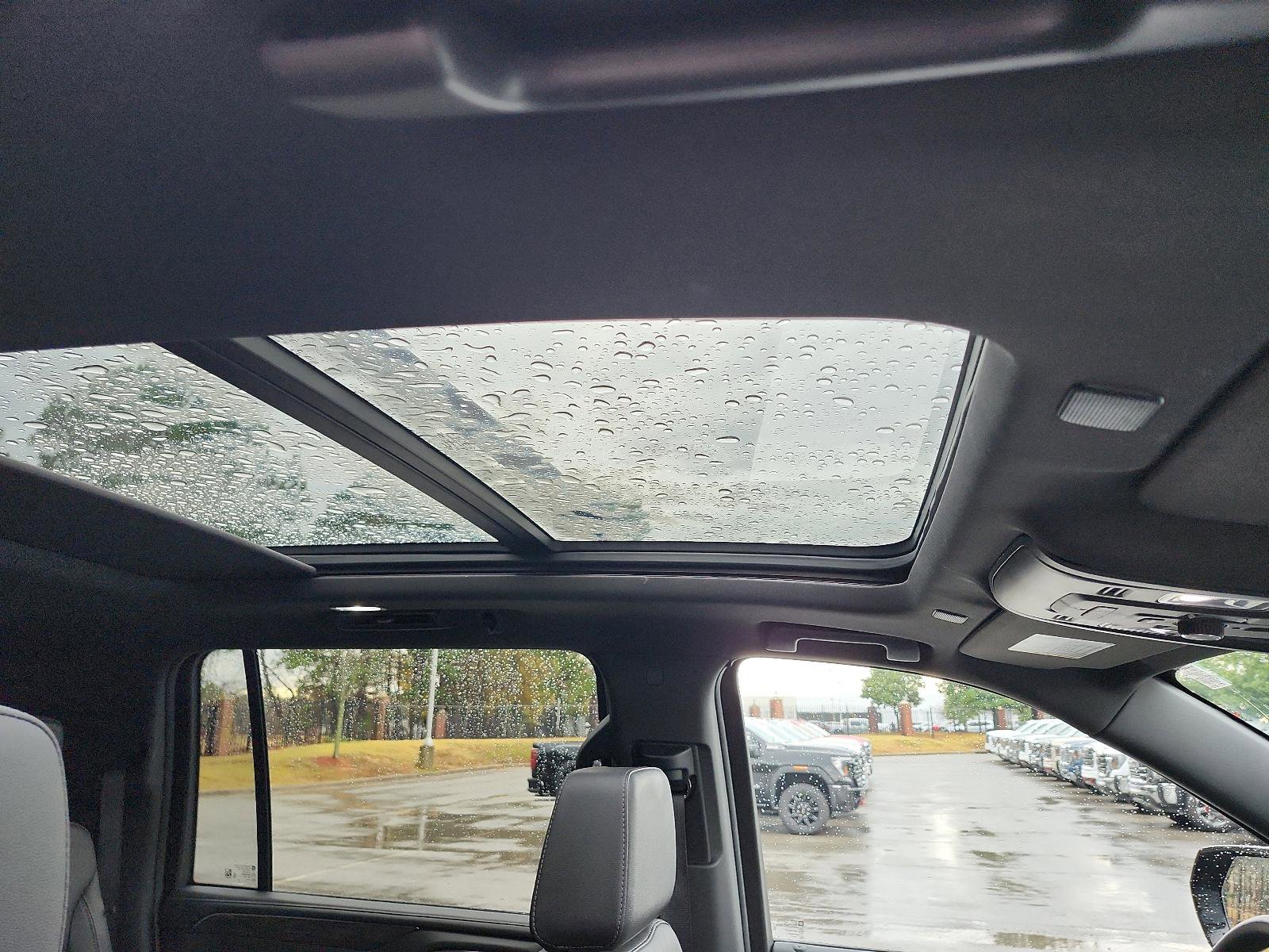 Certified 2024 Chevrolet Suburban Z71 w/ Z71 Off-Road Package image 9