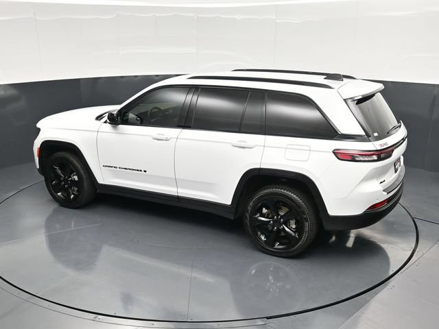 Used 2025 Jeep Grand Cherokee Limited w/ Black Appearance Package AWD/4WD image 58