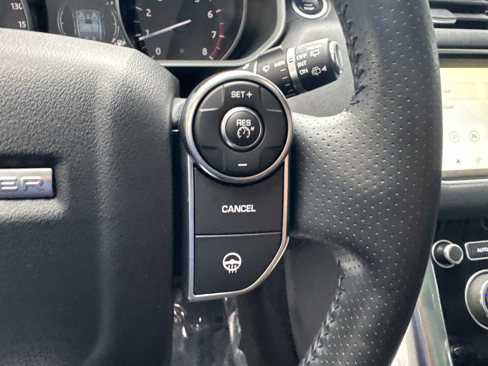 Used 2017 Land Rover Range Rover Sport HSE AWD/4WD image 27
